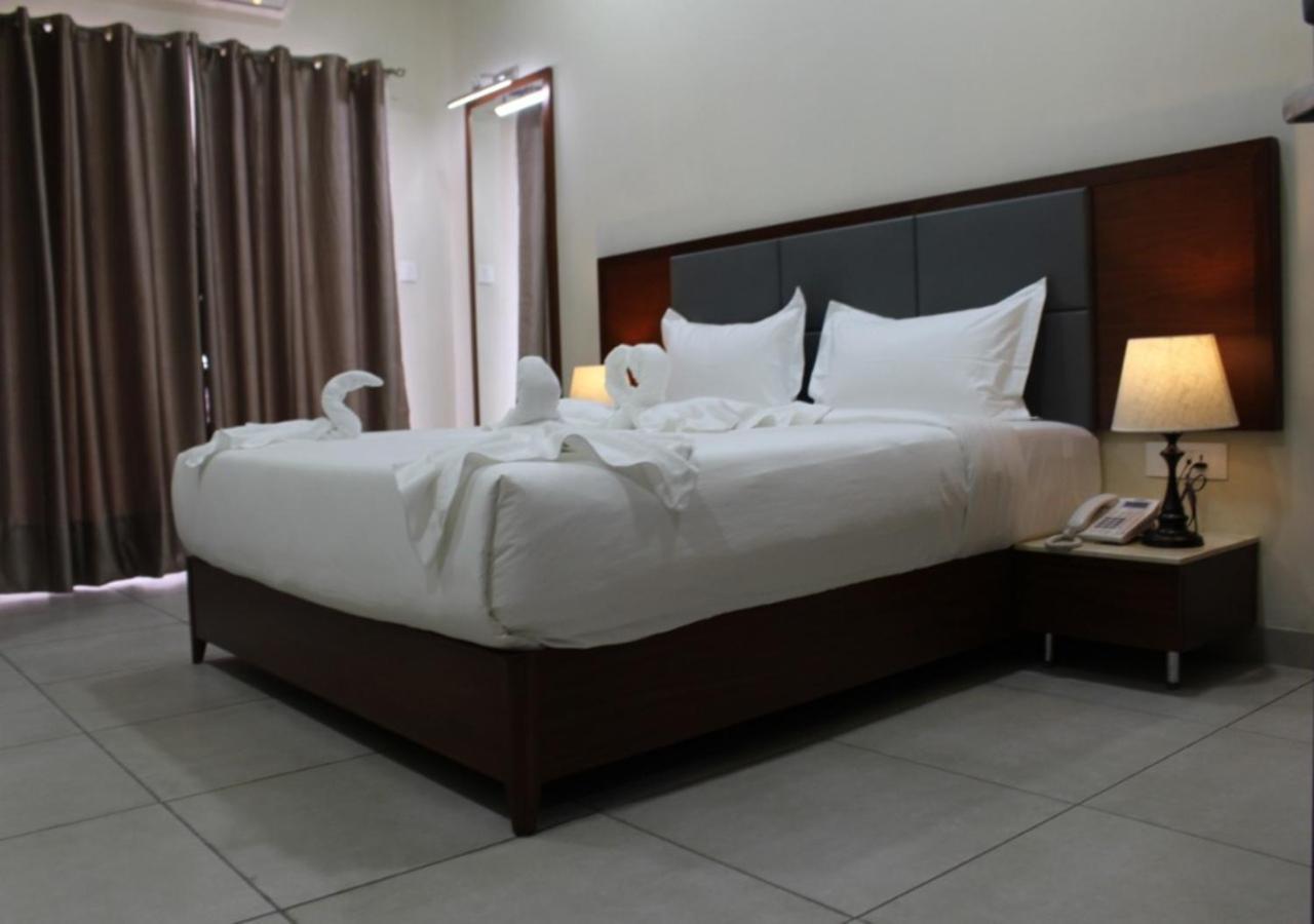 Ixoras Hotel Kinshasa Exteriér fotografie