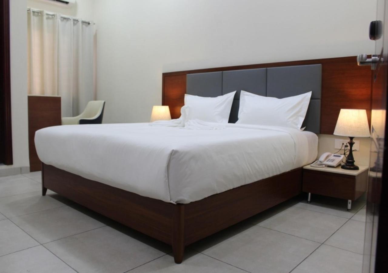 Ixoras Hotel Kinshasa Exteriér fotografie